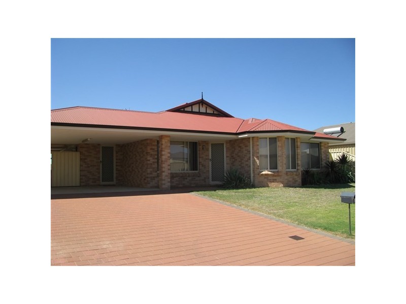 28 Iduna Road, Wandina WA 6530