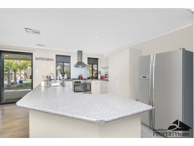 22 Coveside Way, Drummond Cove WA 6532