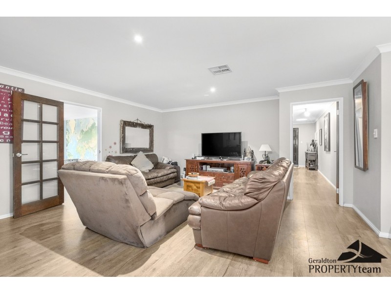 22 Coveside Way, Drummond Cove WA 6532