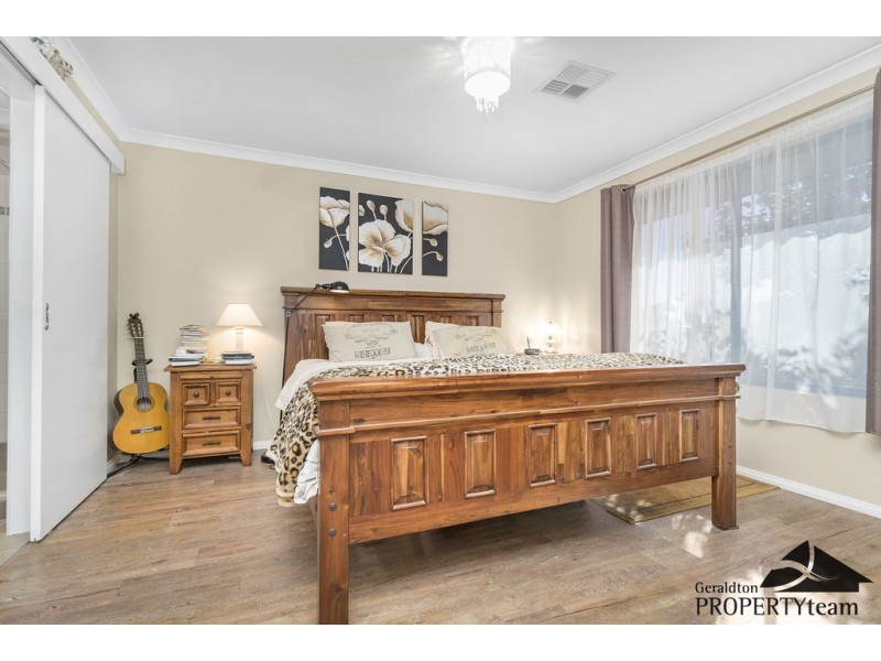 22 Coveside Way, Drummond Cove WA 6532