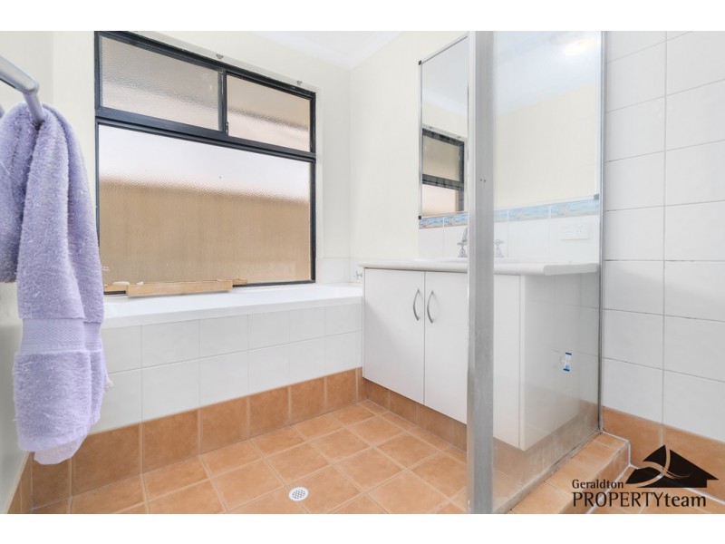 22 Coveside Way, Drummond Cove WA 6532