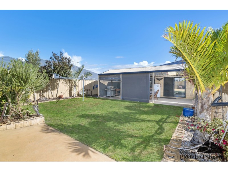 22 Coveside Way, Drummond Cove WA 6532