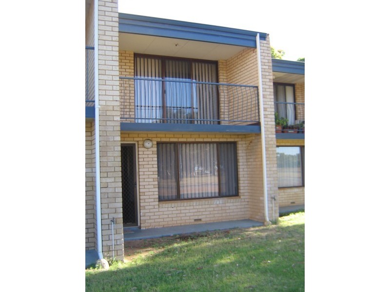 2/125 Railway Street BLUFF POINT, Geraldton WA 6530