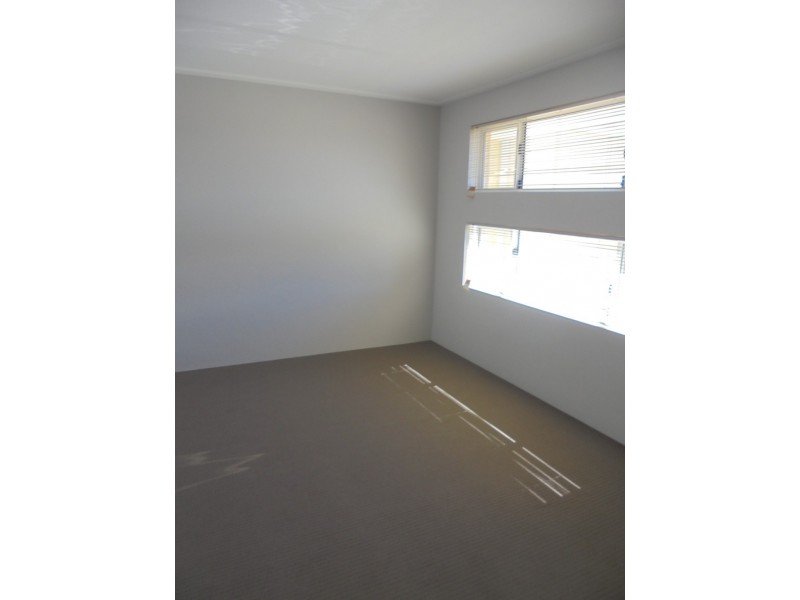 6 Beachcomber Hill, Glenfield WA 6532