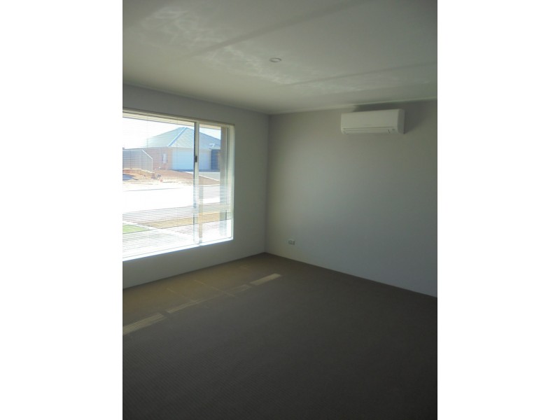 6 Beachcomber Hill, Glenfield WA 6532