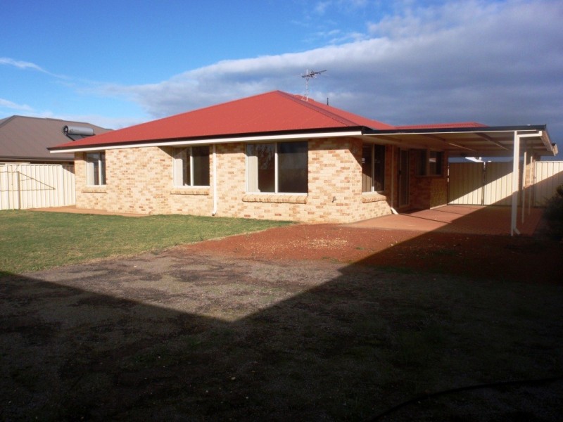 28 Iduna Road, Wandina WA 6530