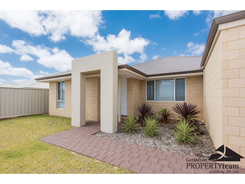 32 Lugger Outlook, Glenfield WA 6532