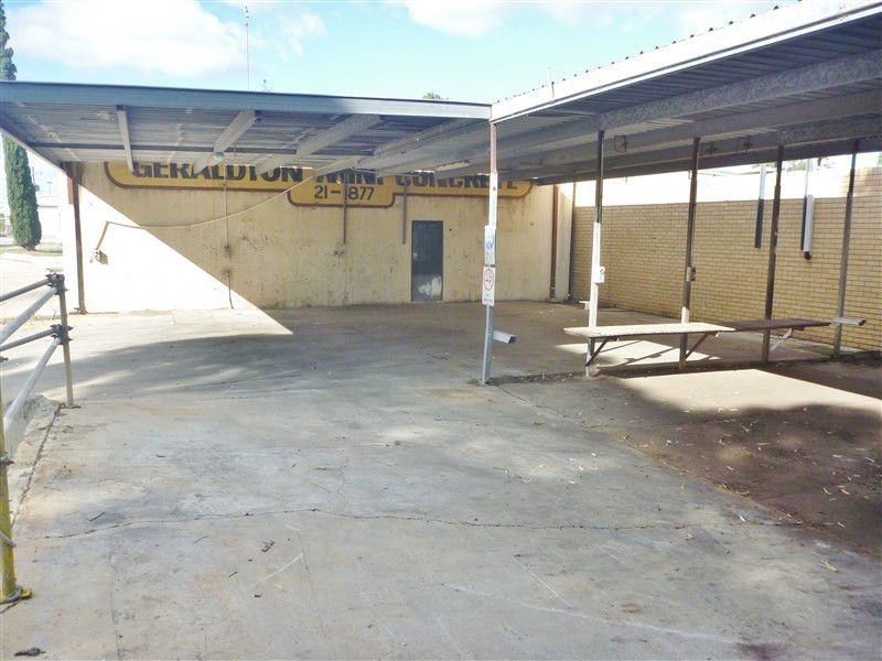 15 Eaton Place, Wonthella WA 6530