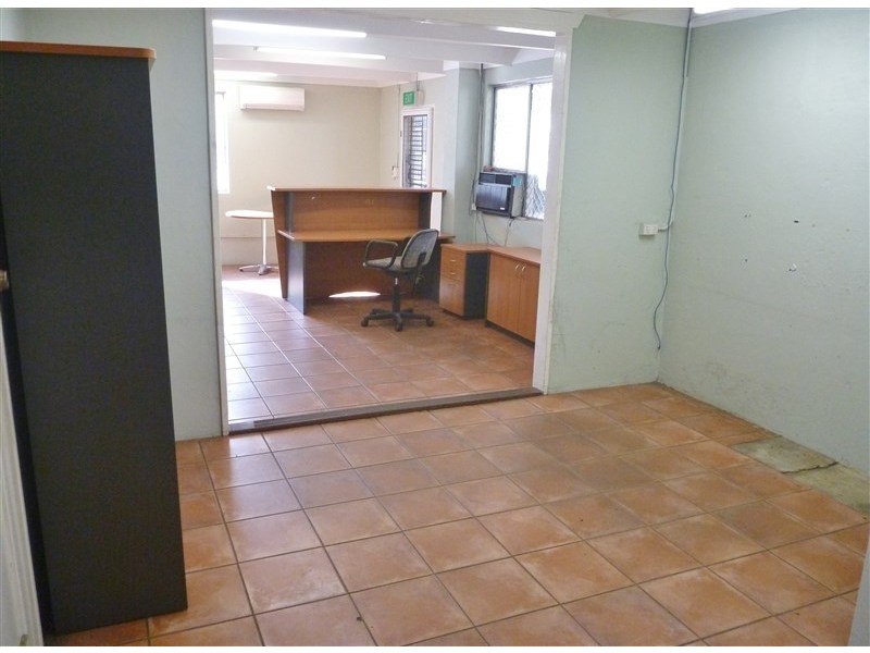 15 Eaton Place, Wonthella WA 6530