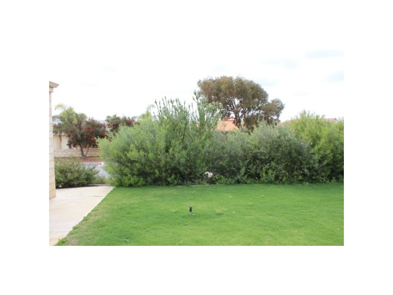 19 Hillview Drive, Drummond Cove WA 6532