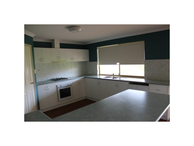 19 Hillview Drive, Drummond Cove WA 6532