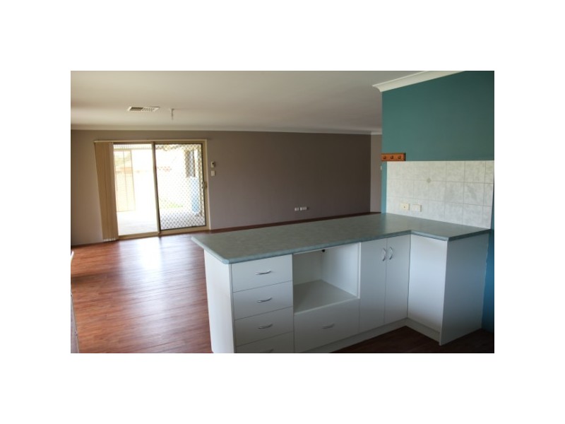 19 Hillview Drive, Drummond Cove WA 6532