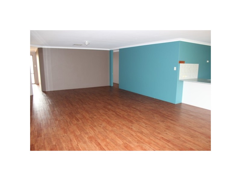 19 Hillview Drive, Drummond Cove WA 6532