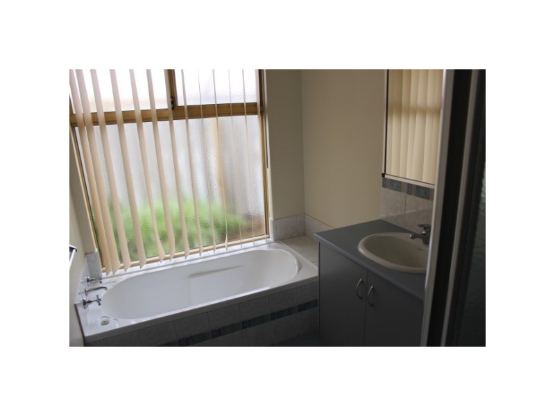 19 Hillview Drive, Drummond Cove WA 6532