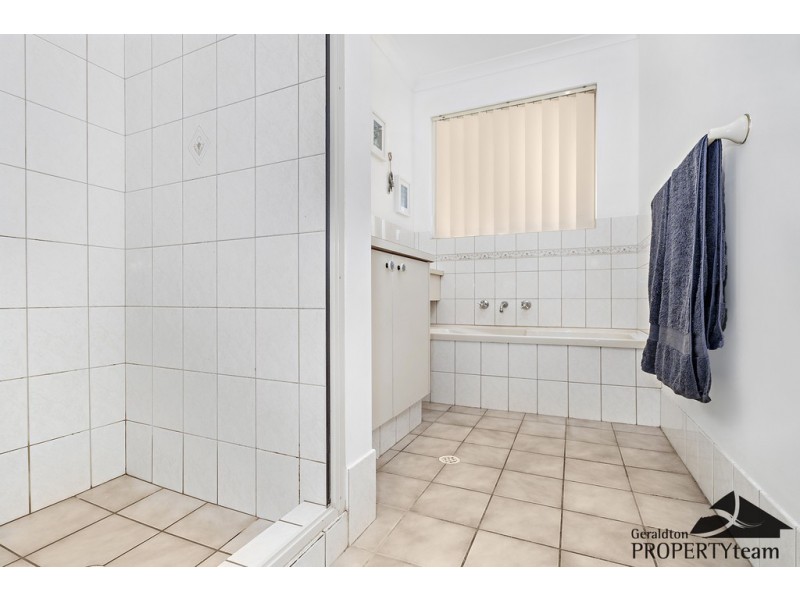 26 Hillview Drive, Drummond Cove WA 6532