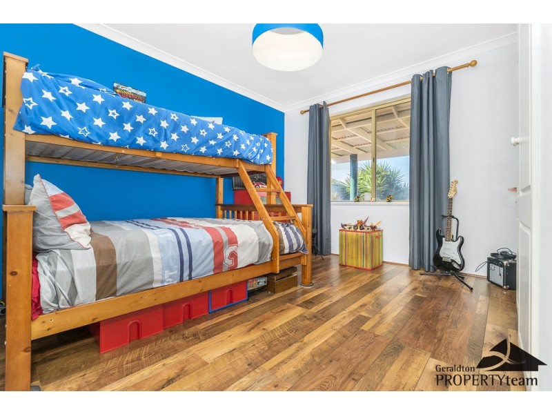 26 Hillview Drive, Drummond Cove WA 6532