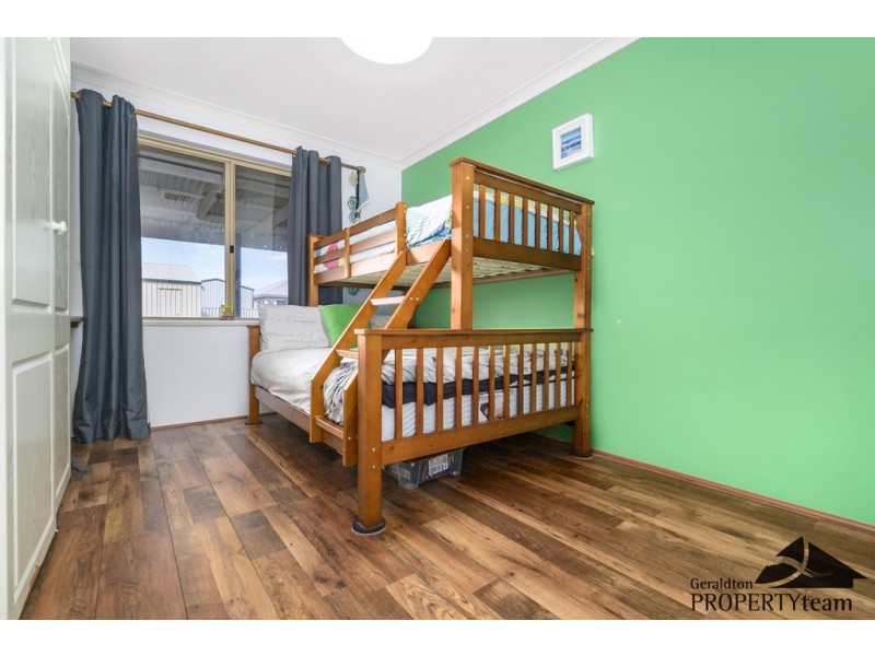 26 Hillview Drive, Drummond Cove WA 6532