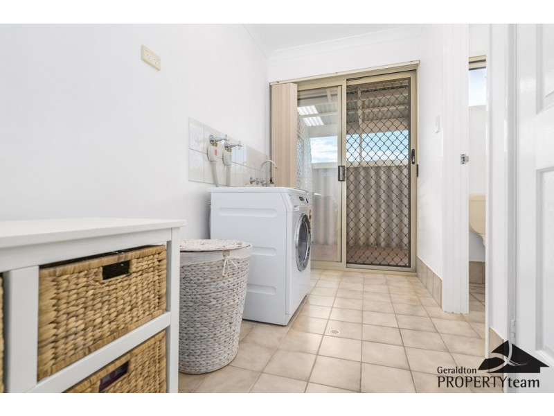 26 Hillview Drive, Drummond Cove WA 6532