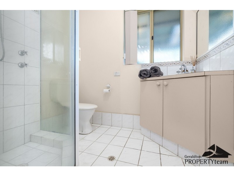 26 Hillview Drive, Drummond Cove WA 6532