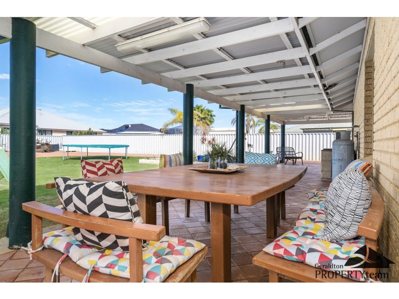 26 Hillview Drive, Drummond Cove WA 6532