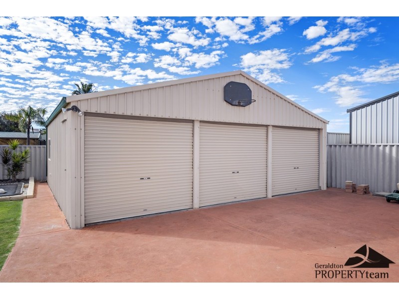 26 Hillview Drive, Drummond Cove WA 6532