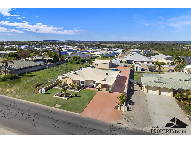 26 Hillview Drive, Drummond Cove WA 6532