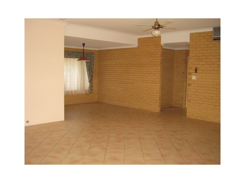 10 Mildwaters Close MOUNT TARCOOLA, Geraldton WA 6530