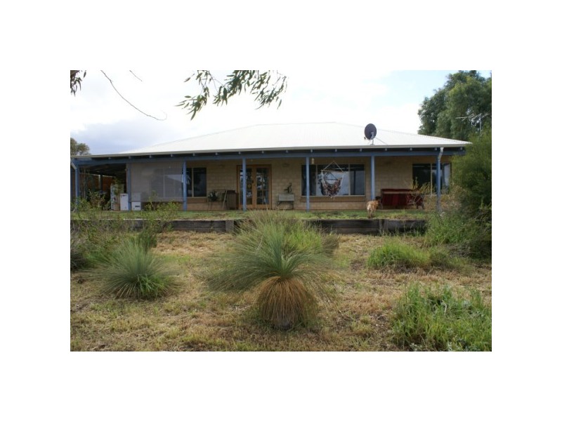 6 Mills Road, Moresby WA 6530