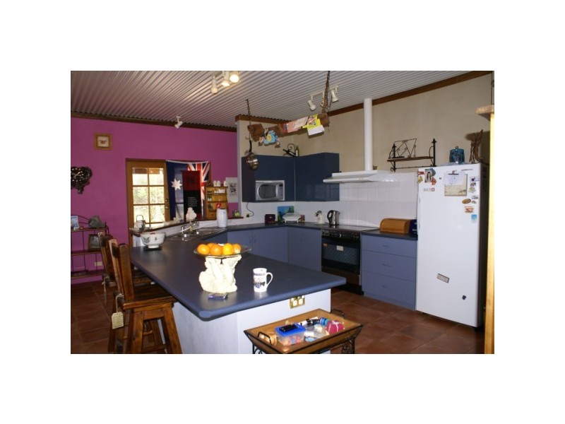 6 Mills Road, Moresby WA 6530