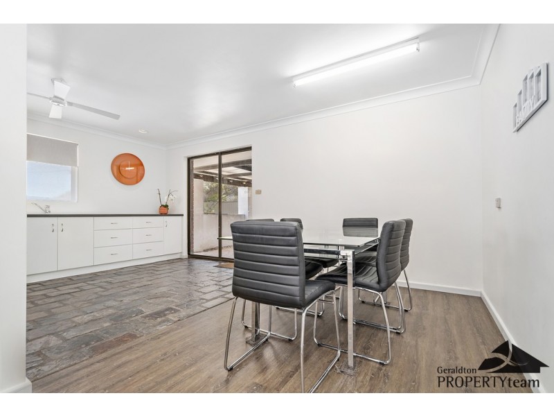 5 Lockyer Road, Tarcoola Beach WA 6530