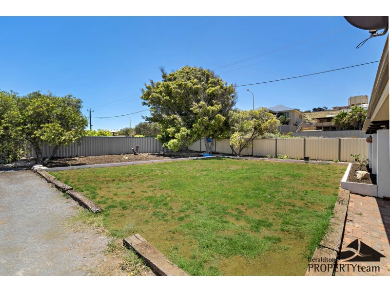 5 Lockyer Road, Tarcoola Beach WA 6530