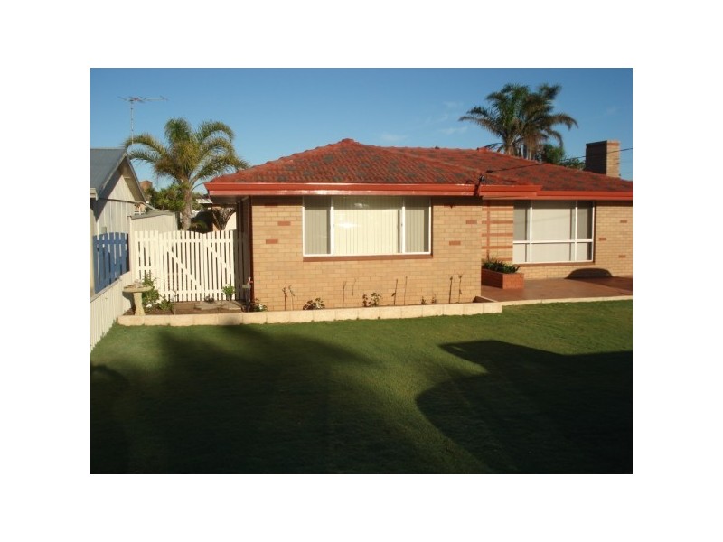 6 Buckingham Street, MT TARCOOLA, Geraldton WA 6530