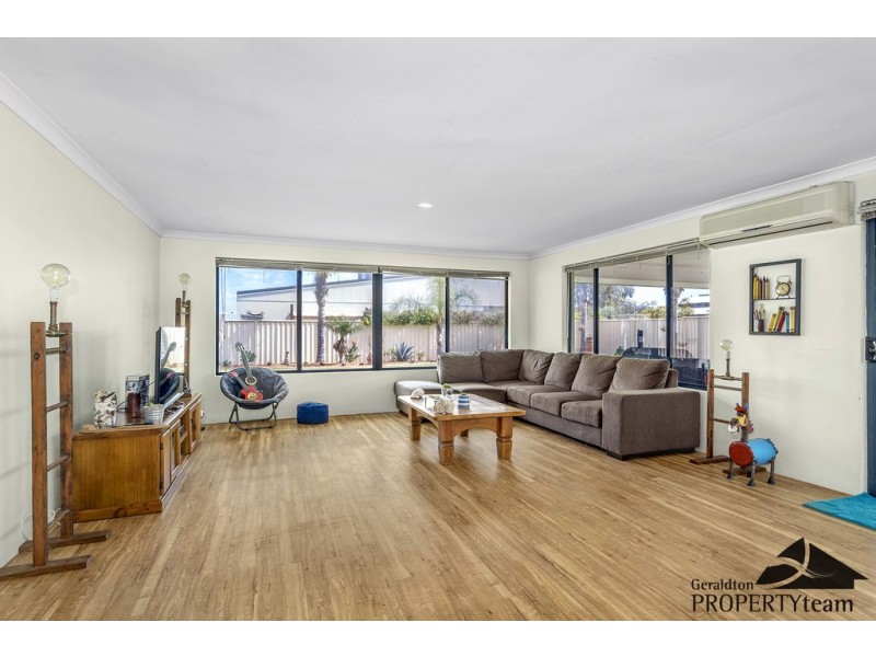 8 Stillwater Avenue, Drummond Cove WA 6532