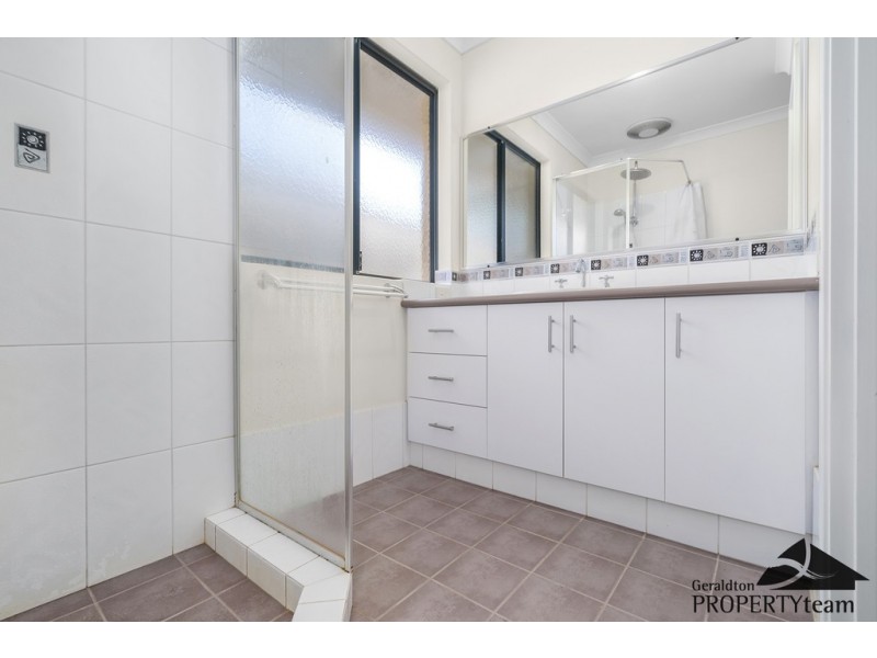 8 Stillwater Avenue, Drummond Cove WA 6532