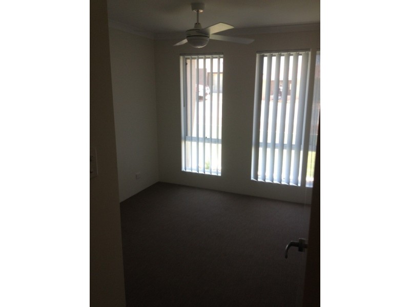 16 Bronzewing Turn, Wandina WA 6530