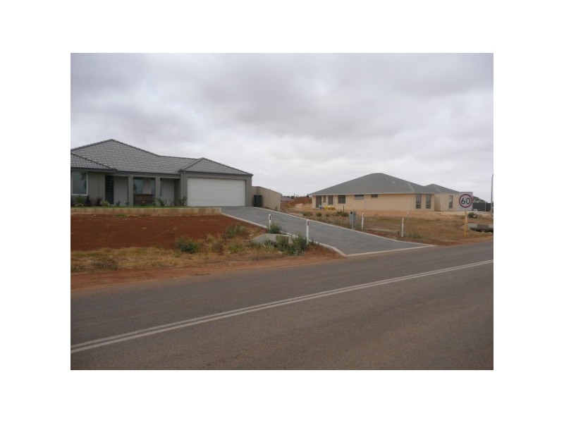 24 Sutcliffe Road, Waggrakine WA 6530