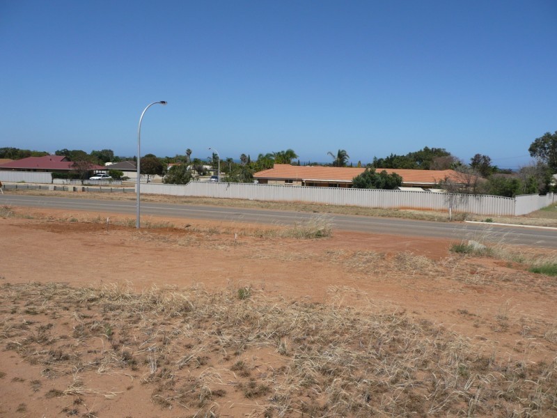 24 Sutcliffe Road, Waggrakine WA 6530