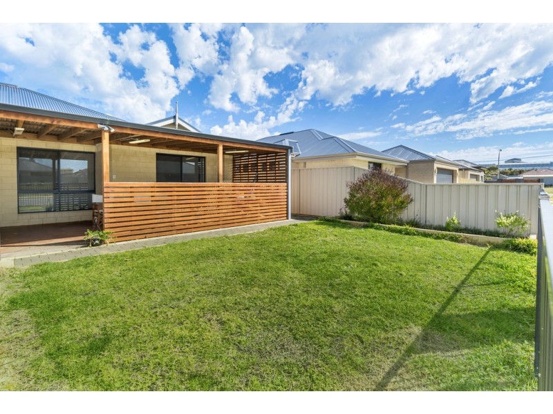 6 Staddon Lane, Beachlands WA 6530
