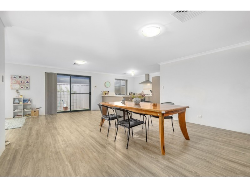 6 Staddon Lane, Beachlands WA 6530