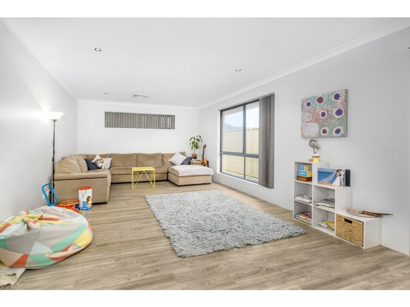 6 Staddon Lane, Beachlands WA 6530