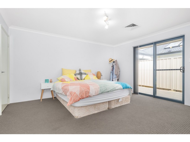 6 Staddon Lane, Beachlands WA 6530