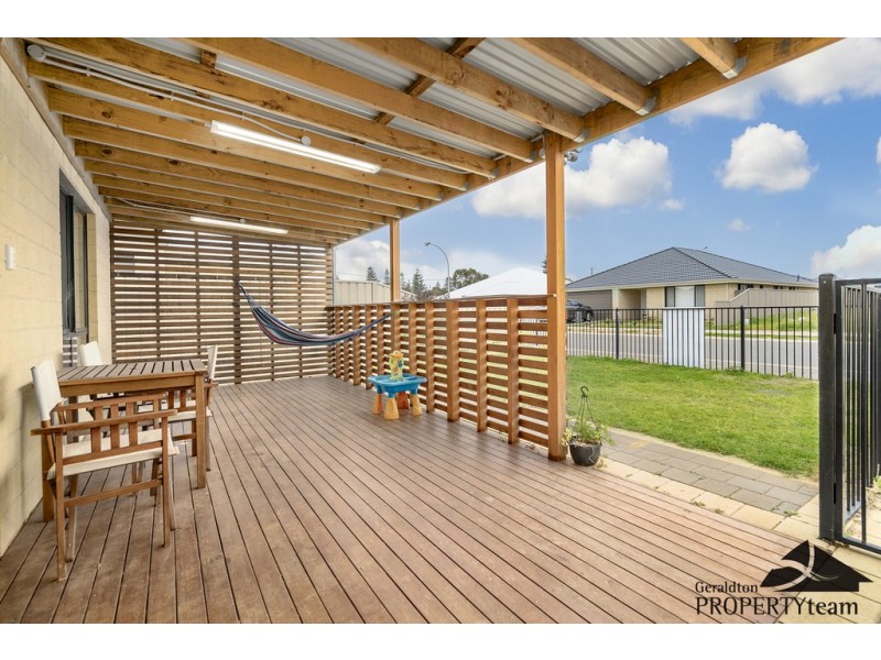 6 Staddon Lane, Beachlands WA 6530