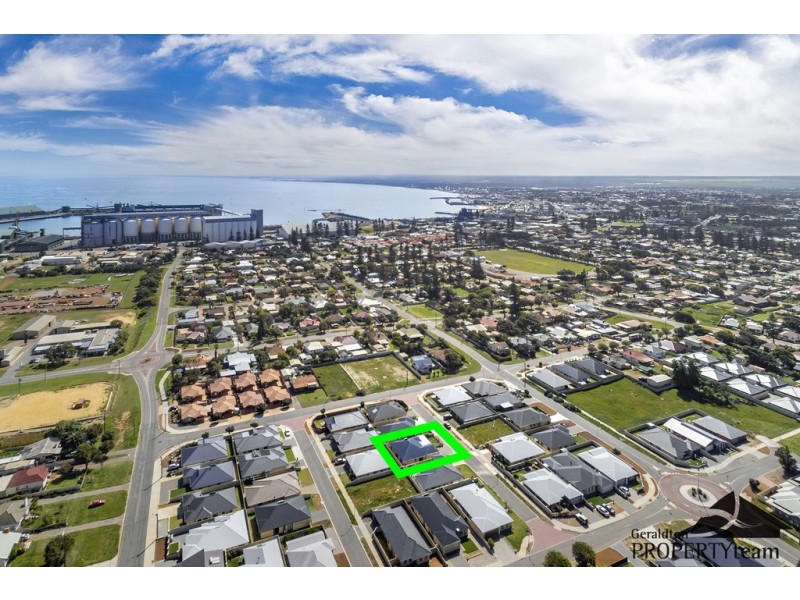 6 Staddon Lane, Beachlands WA 6530