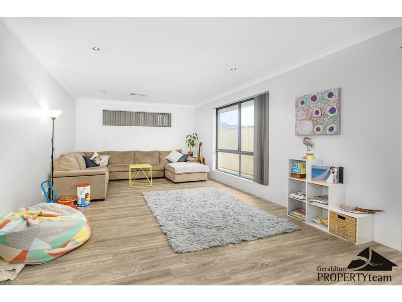 6 Staddon Lane, Beachlands WA 6530