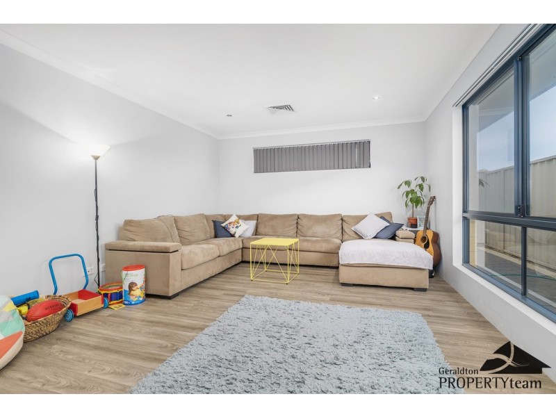 6 Staddon Lane, Beachlands WA 6530