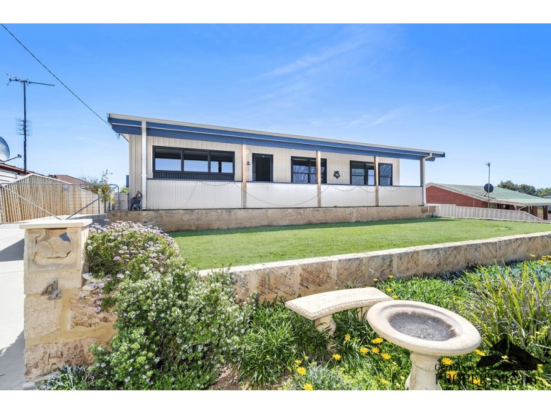 4 Whelan Street, Port Denison WA 6525