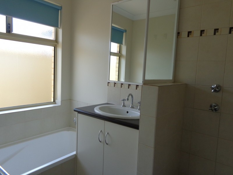 262A Seventh Street, Wonthella WA 6530