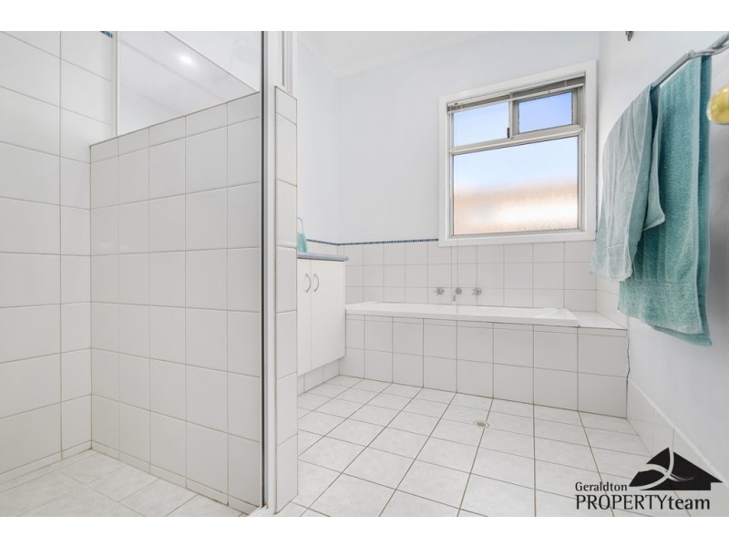 266 Third Street, Wonthella WA 6530