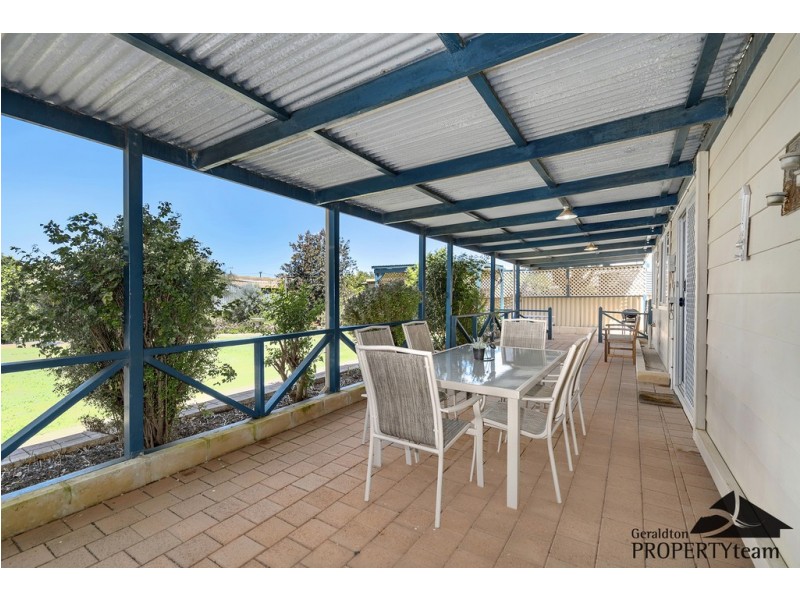 266 Third Street, Wonthella WA 6530