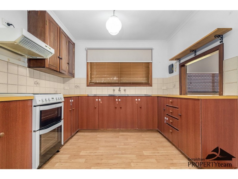 212 Chapman Valley Road, Waggrakine WA 6530